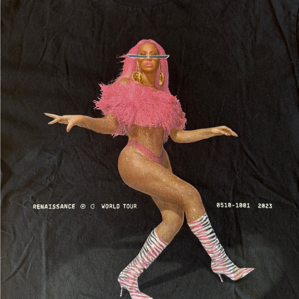 Beyoncé Renaissance Tour Graphic Tee - Picture 2 of 4